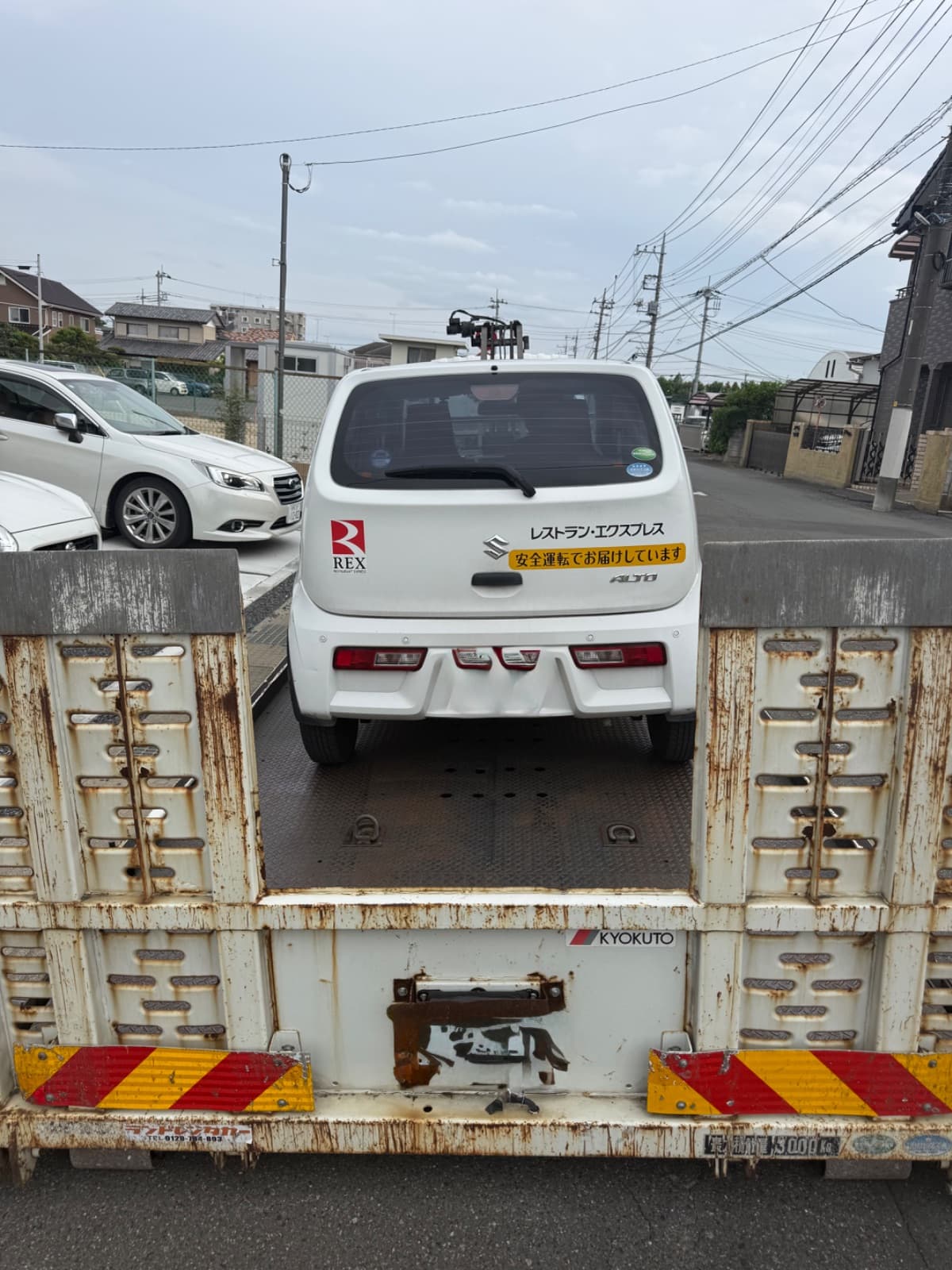 群馬県太田市でのスズキ アルトのレッカー搬送救援の様子
