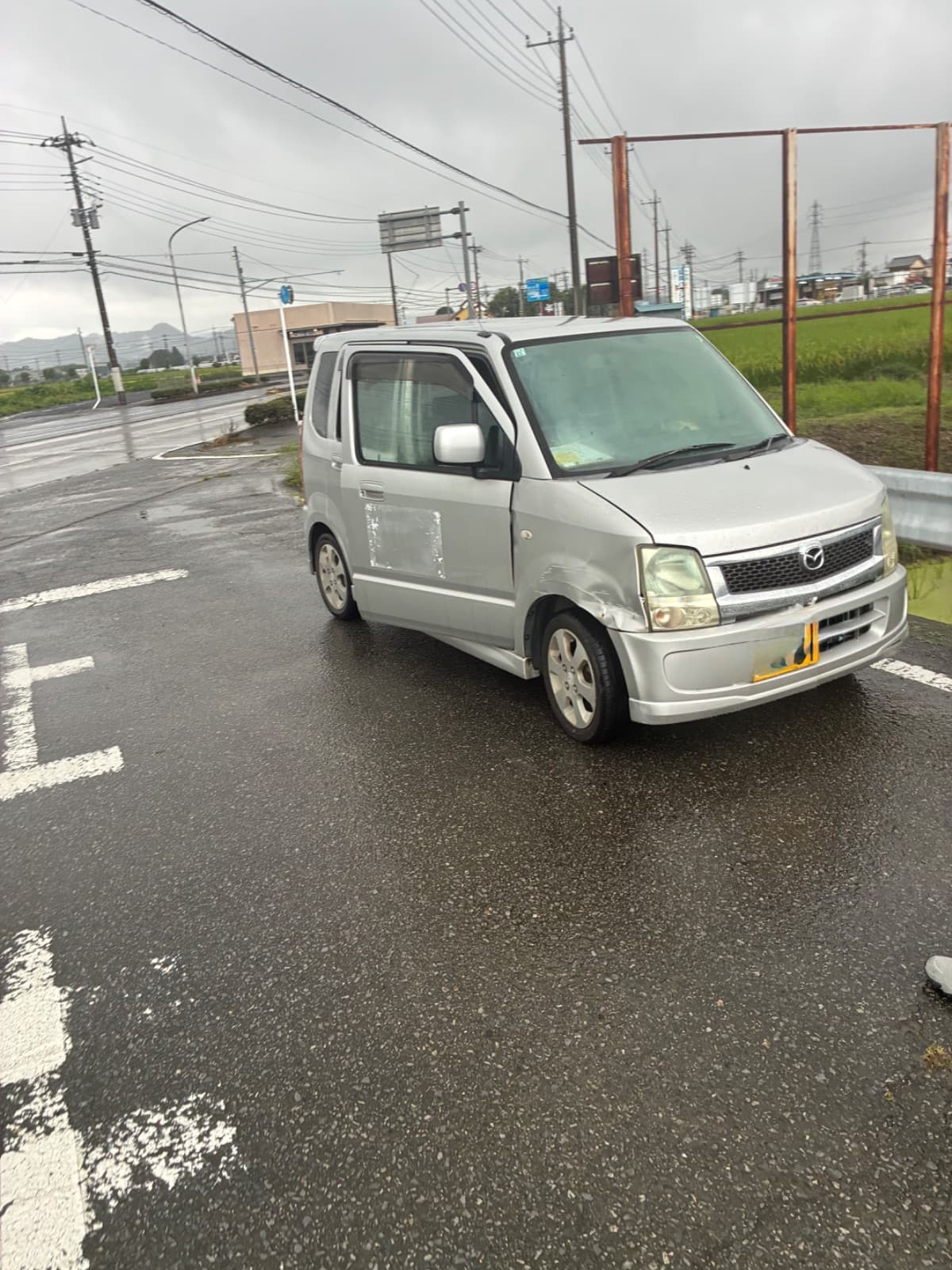 栃木県佐野市でのマツダ AZワゴンのバッテリー上がり、エンジンかからず。
バッテリー以外にもおそらく点火系の故障救援の様子