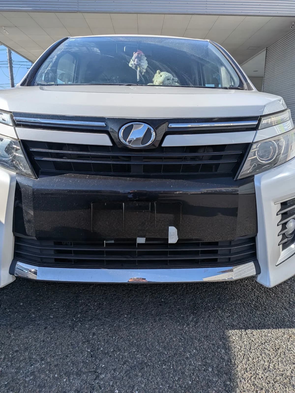 群馬県前橋市でのトヨタ ヴォクシー!のバッテリー上がり救援の様子