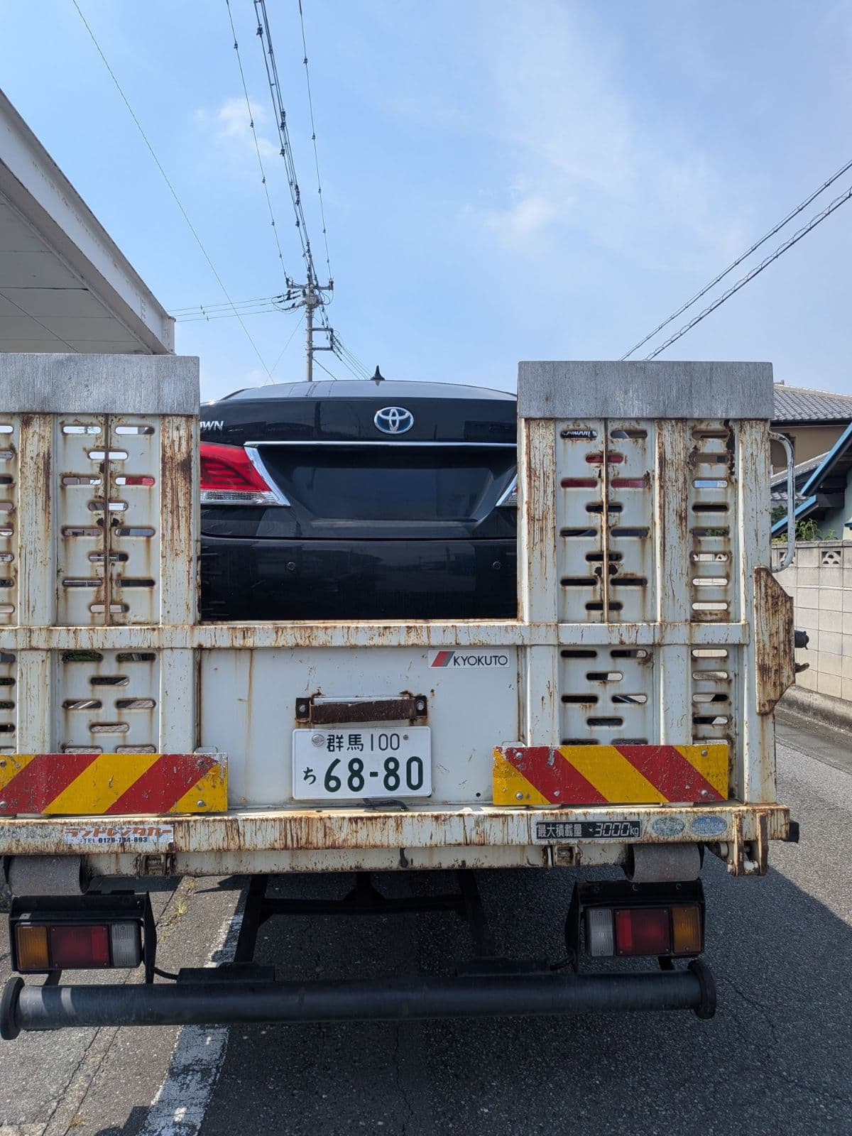 群馬県伊勢崎市でのトヨタ クラウンのレッカー搬送救援の様子