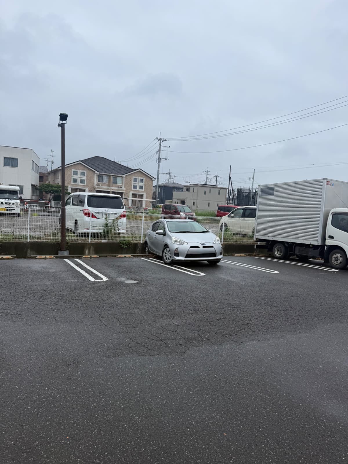 埼玉県八潮市でのトヨタ アクアの脱輪救出救援の様子