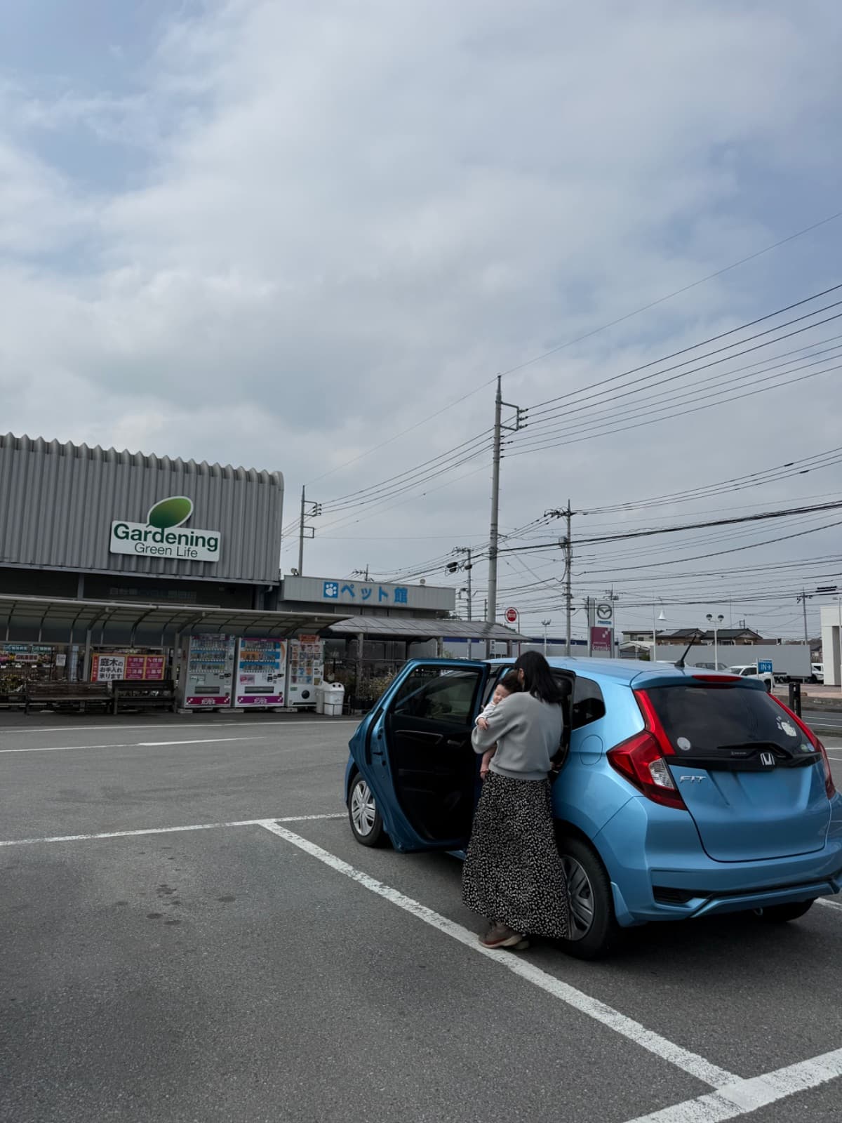 栃木県栃木市でのホンダ フィットのバッテリー上がり救援の様子