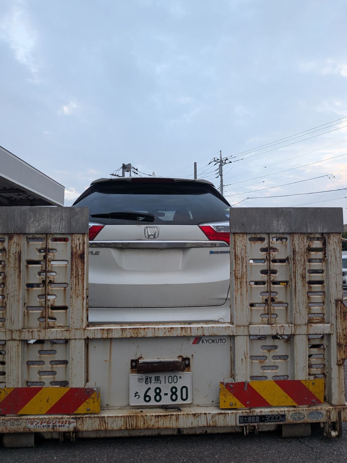 栃木県宇都宮市でのホンダ シャトルの車検切れの車の搬送
救援の様子