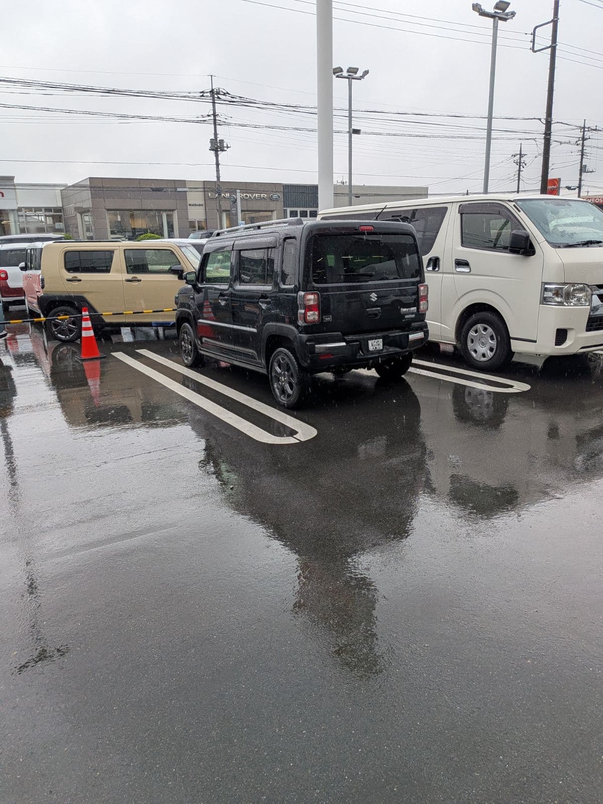 群馬県藤岡市でのスズキ ハスラーのレッカー搬送救援の様子