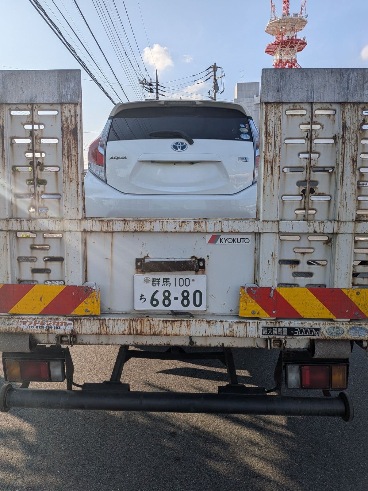 群馬県太田市でのトヨタ アクアのレッカー搬送救援の様子