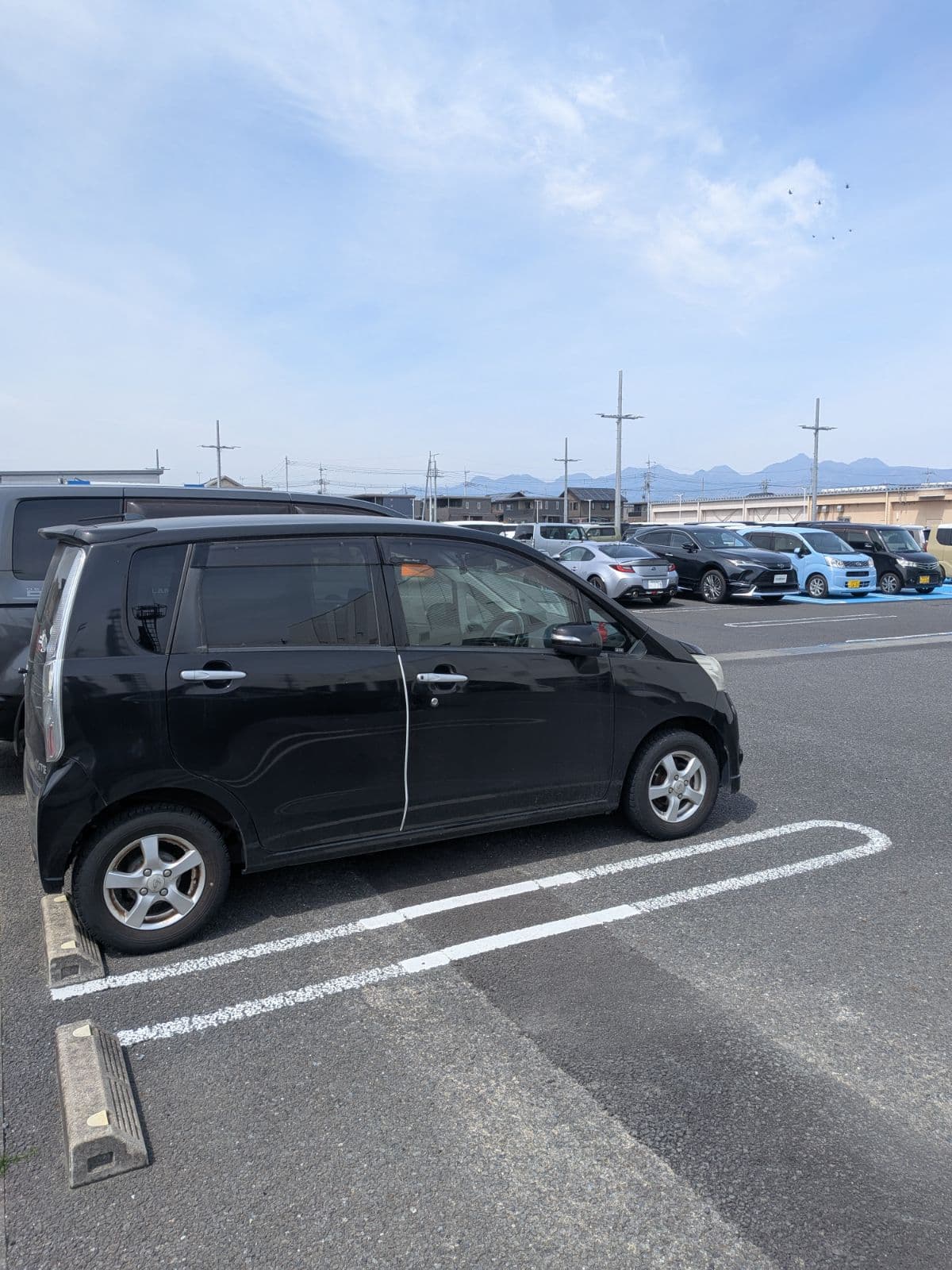 群馬県富岡市でのダイハツ ムーヴのレッカー搬送救援の様子