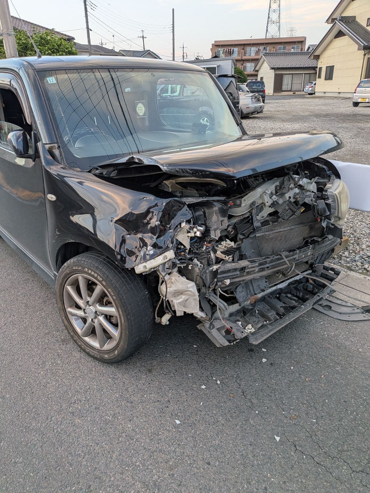 栃木県栃木市での日産 ノートのレッカー搬送救援の様子