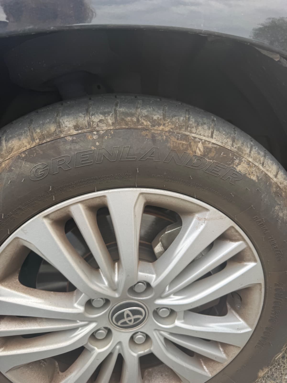 埼玉県蓮田市でのトヨタ NOAHのパンク・タイヤトラブル救援の様子