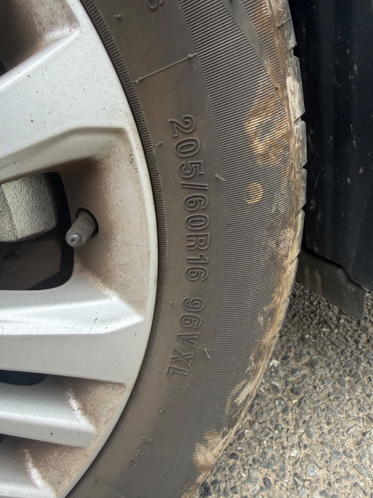 埼玉県蓮田市でのトヨタ NOAHのパンク・タイヤトラブル救援の様子