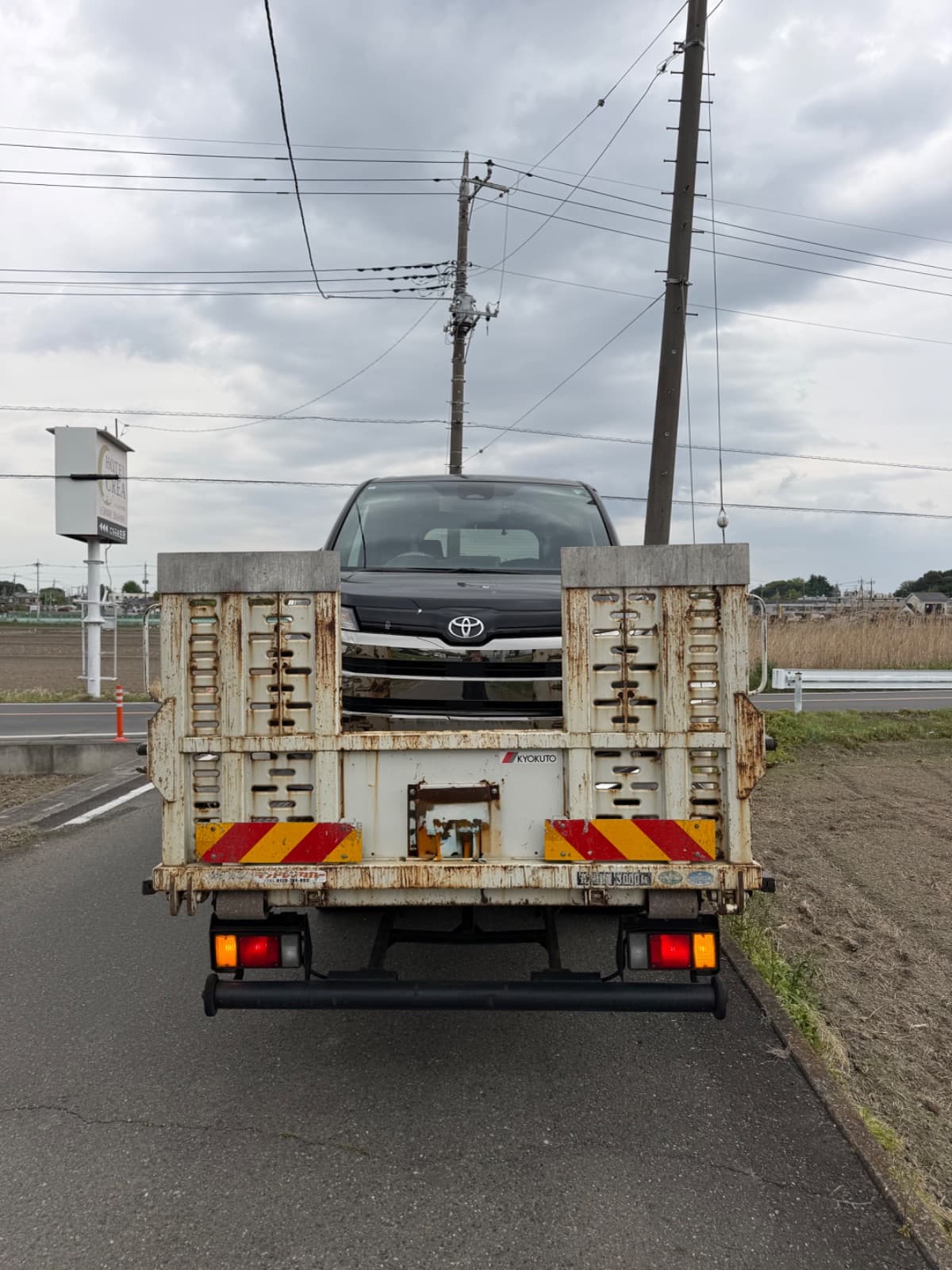 埼玉県蓮田市でのトヨタ NOAHのパンク・タイヤトラブル救援の様子