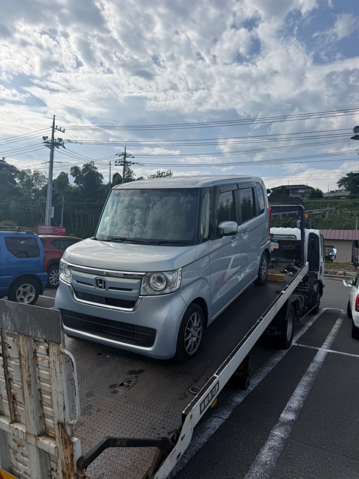 群馬県中之条町でのホンダ NBOXのパンク・タイヤトラブル救援の様子