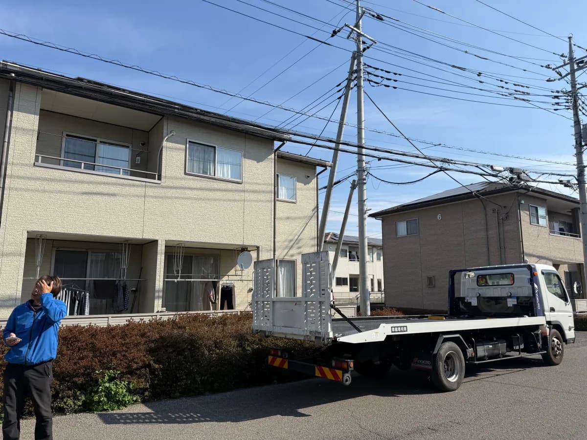 群馬県太田市でのトヨタ voxyのパンク・タイヤトラブル救援の様子