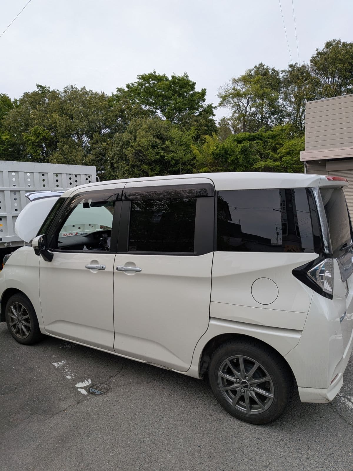 群馬県前橋市でのトヨタ ルーミーのバッテリー上がり救援の様子