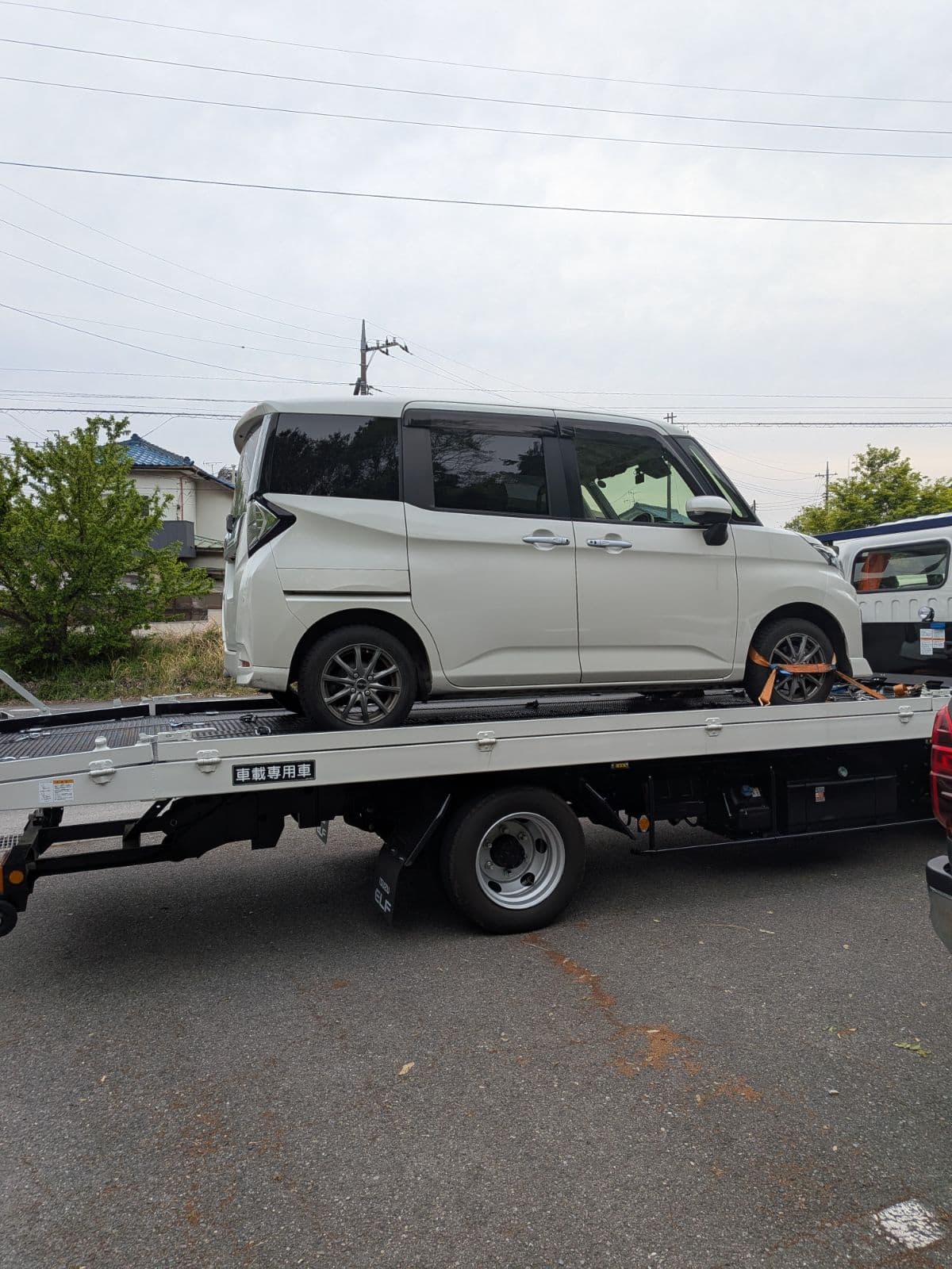 群馬県前橋市でのトヨタ ルーミーのバッテリー上がり救援の様子
