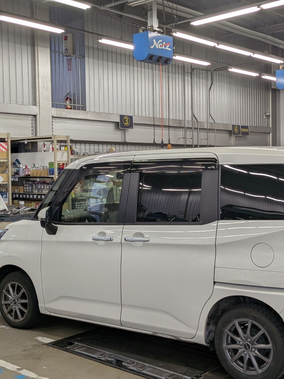 群馬県前橋市でのトヨタ ルーミーのバッテリー上がり救援の様子