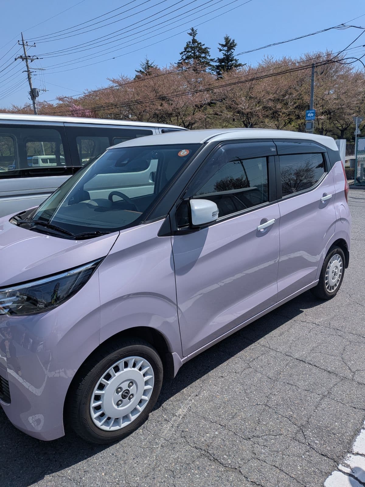 群馬県昭和村での日産 デイズ?のシートベルトの不具合救援の様子