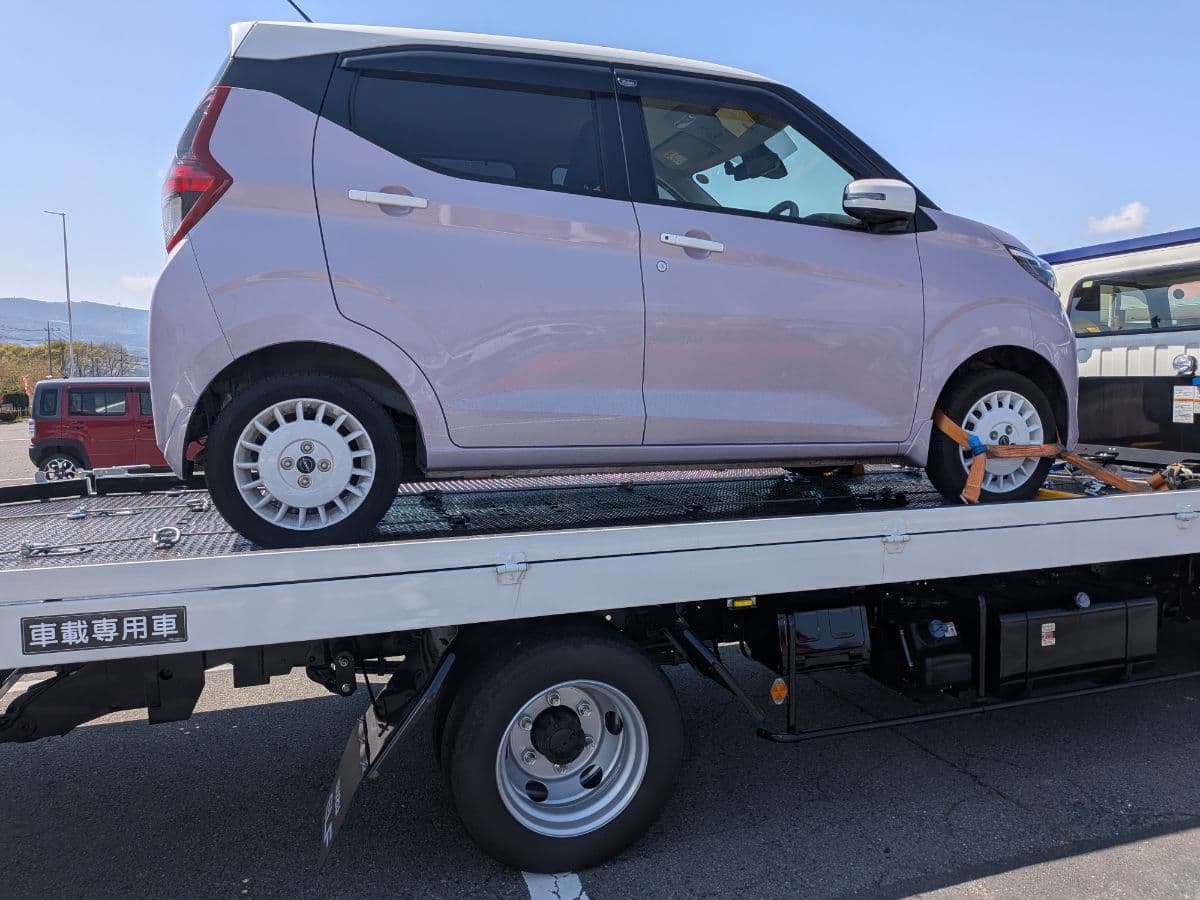 群馬県昭和村での日産 デイズ?のシートベルトの不具合救援の様子