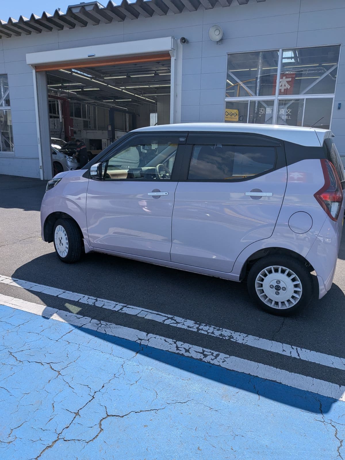 群馬県昭和村での日産 デイズ?のシートベルトの不具合救援の様子