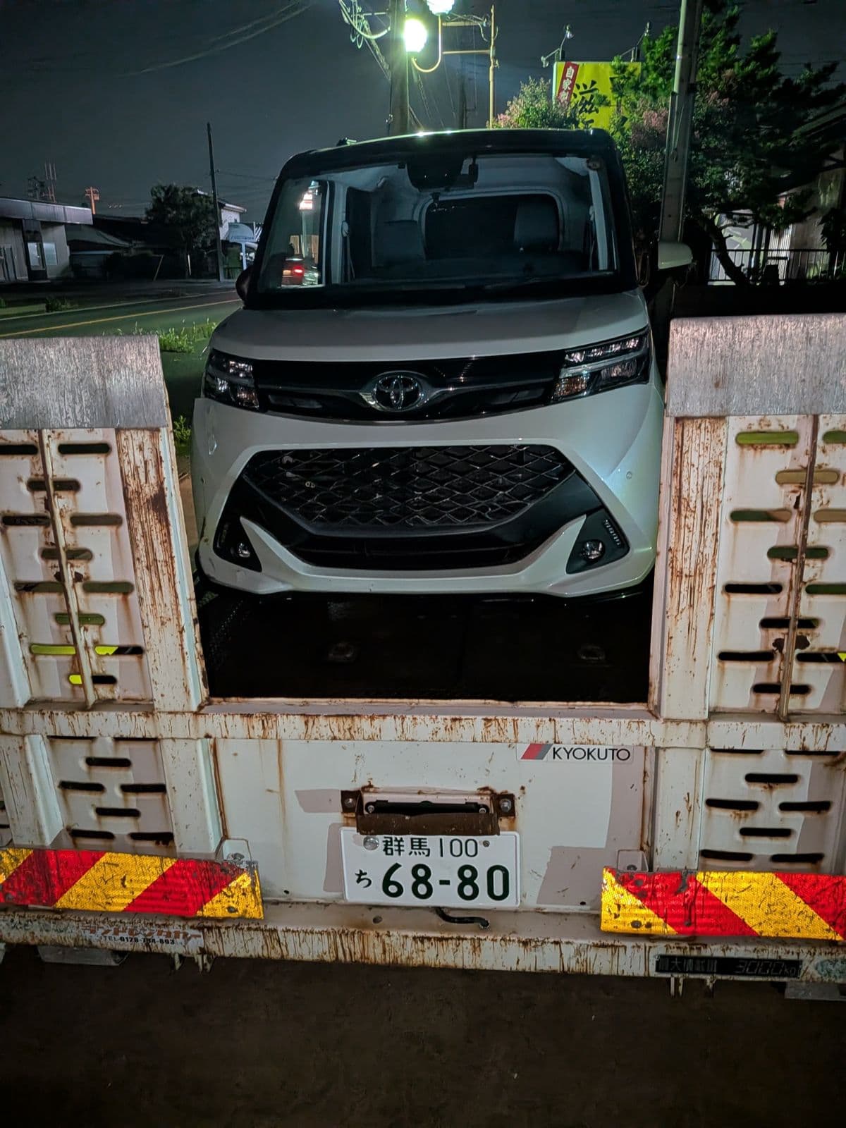 群馬県太田市でのトヨタ タンクのレッカー搬送救援の様子