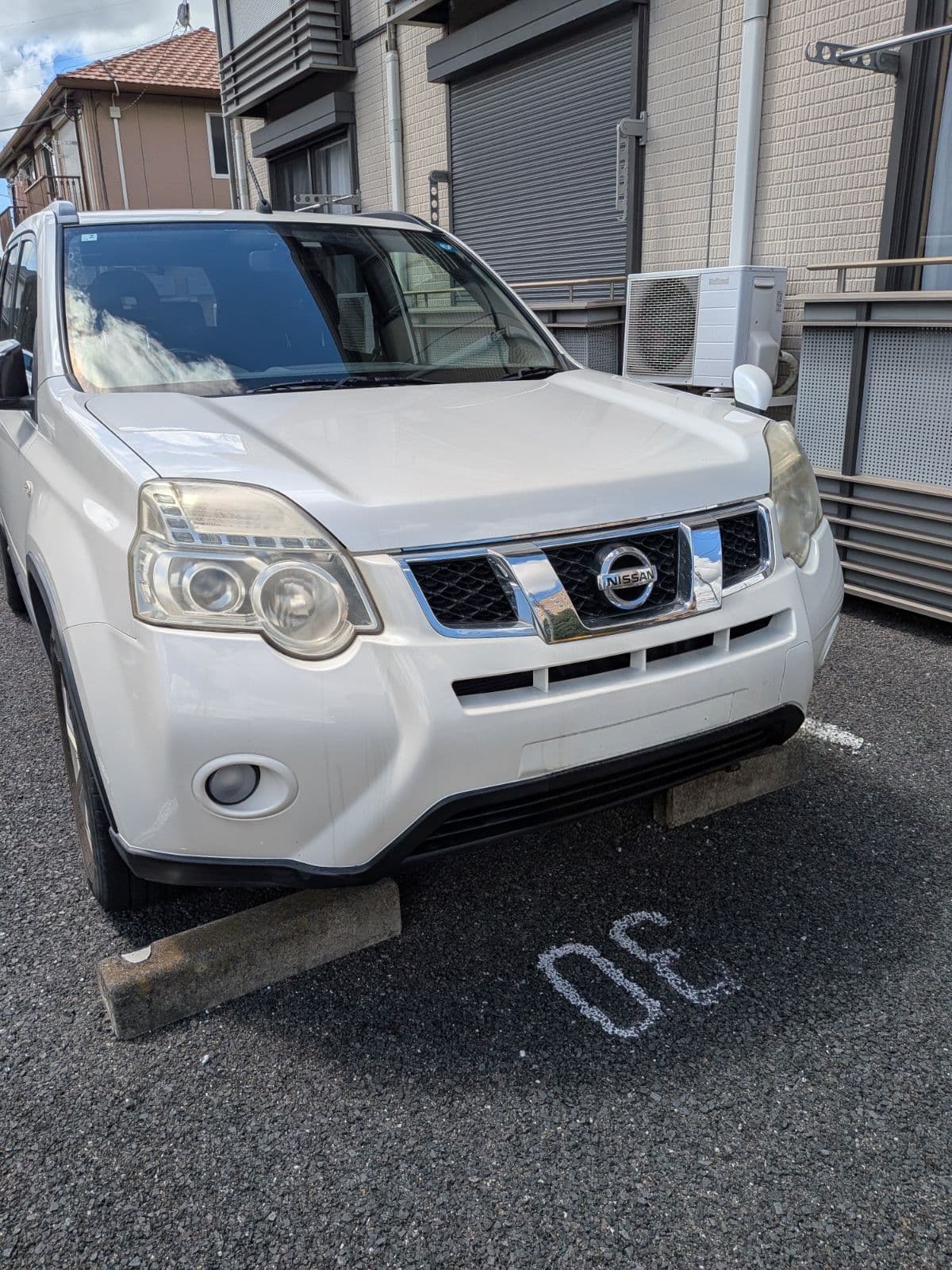 栃木県小山市での日産 エクストレイルのバッテリー上がり救援の様子
