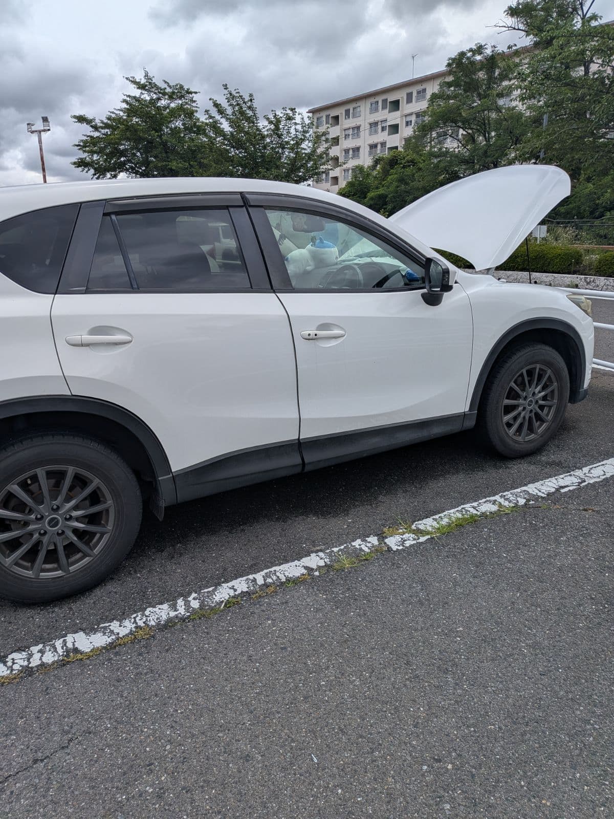 群馬県前橋市でのマツダ CX 5のバッテリー上がり救援の様子