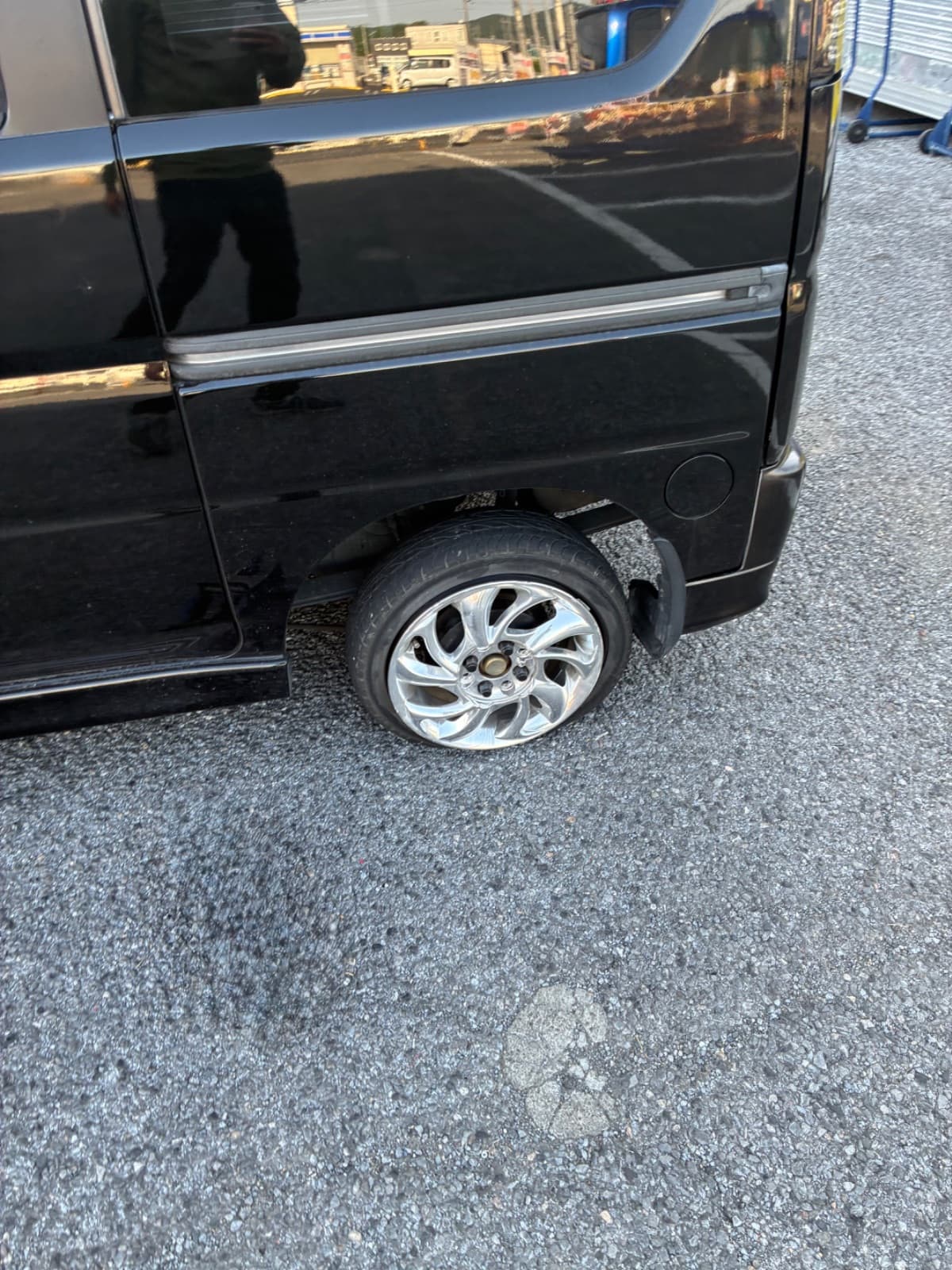 群馬県太田市でのホンダ バモスのパンク・タイヤトラブル救援の様子