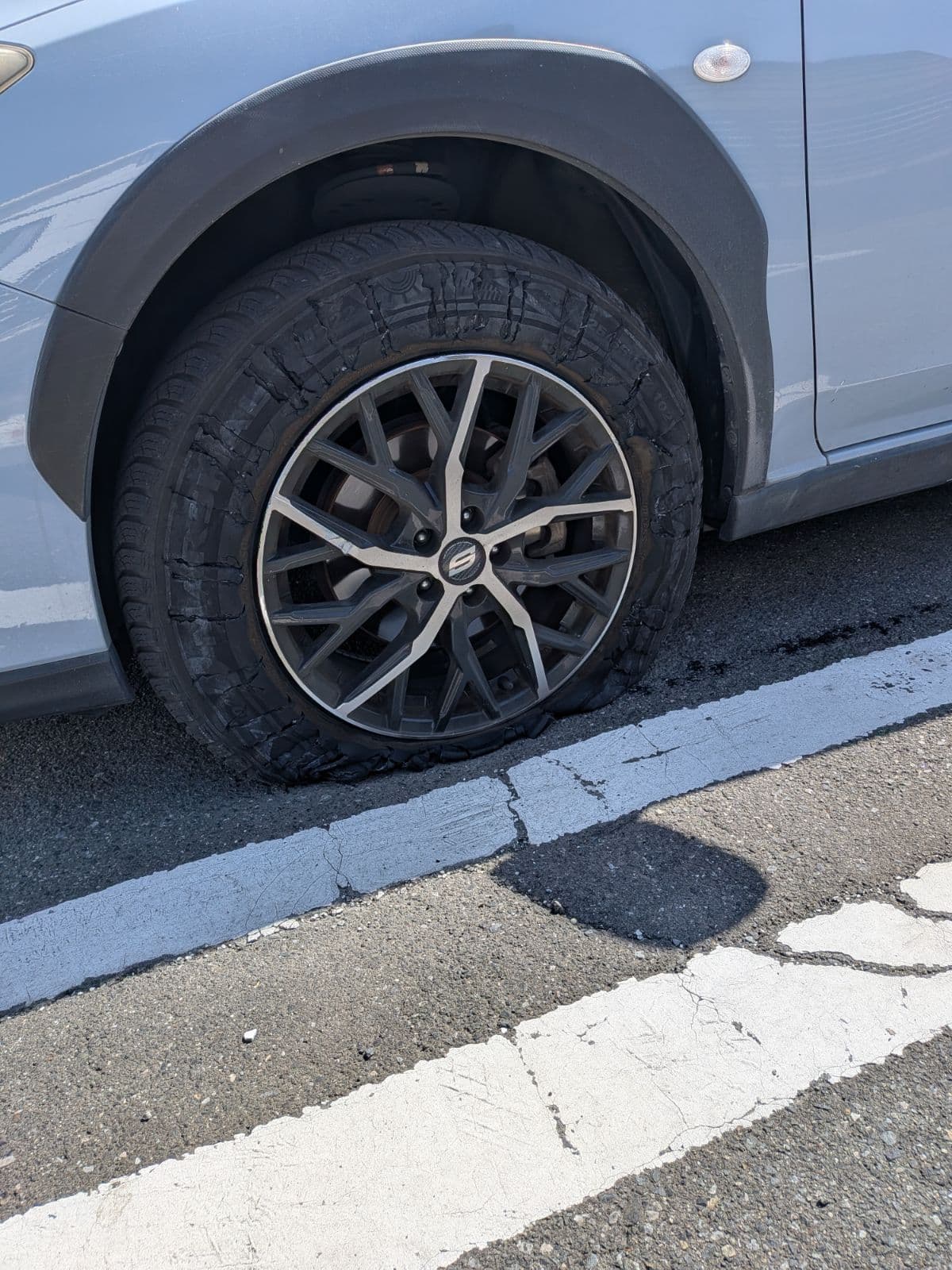 群馬県伊勢崎市でのスバル XVのパンク・タイヤトラブル救援の様子