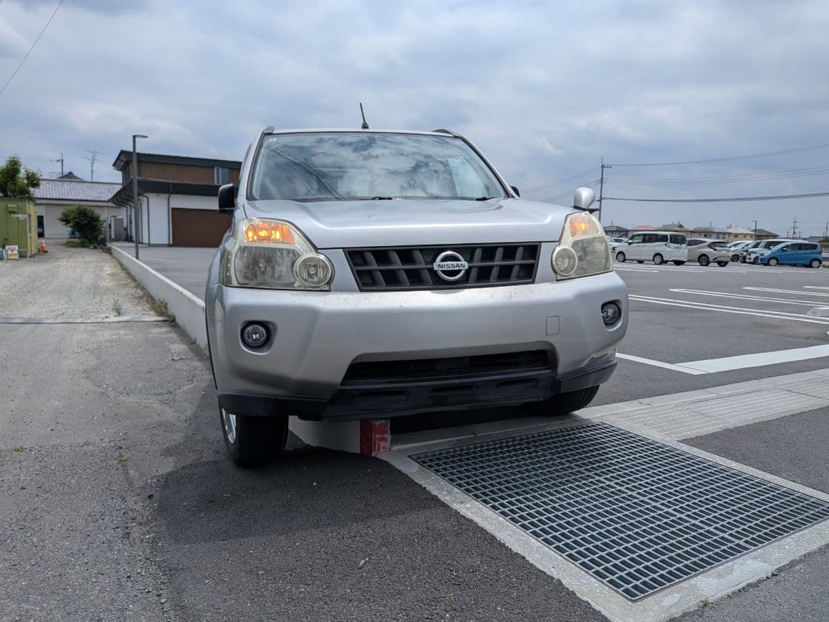 群馬県玉村町での日産 エクストレイルの脱輪!救援の様子
