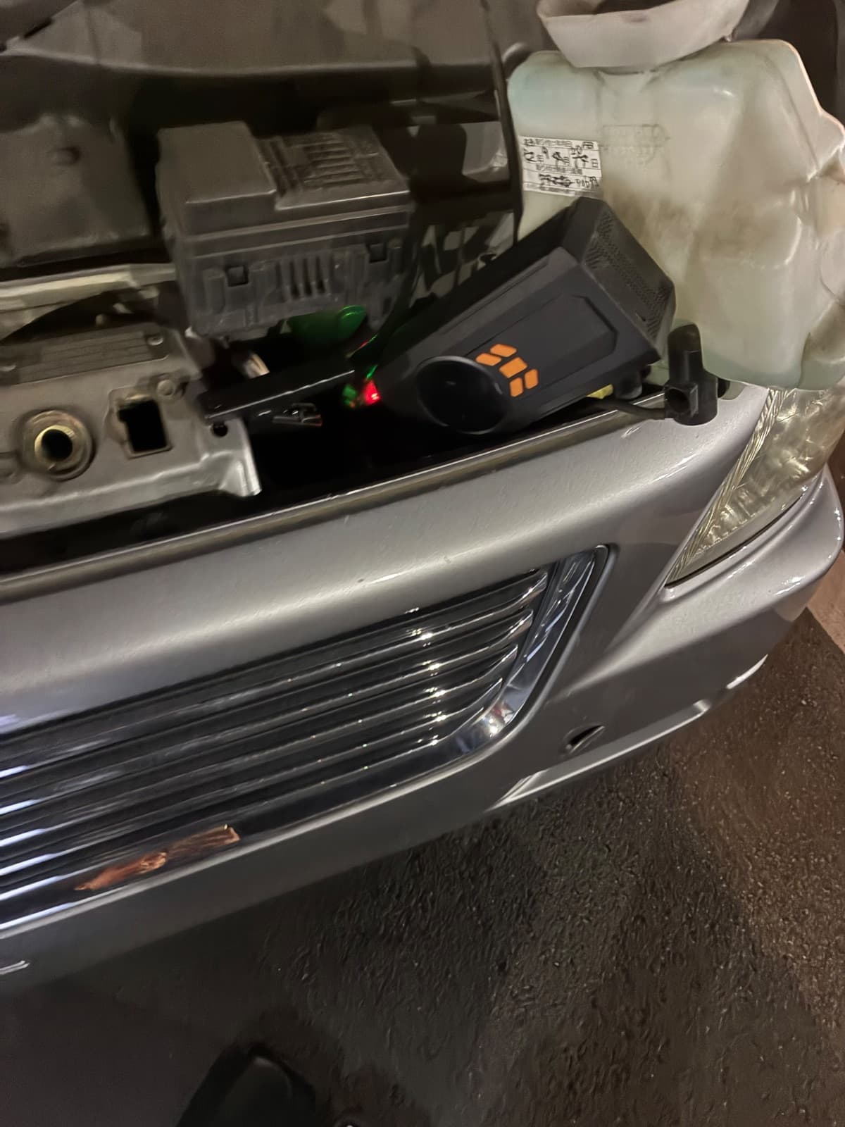 群馬県前橋市でのホンダ ホビオのバッテリー上がり救援の様子