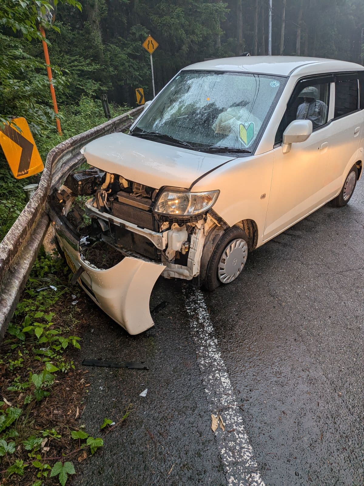 群馬県高崎市でのホンダ ゼストのレッカー搬送救援の様子