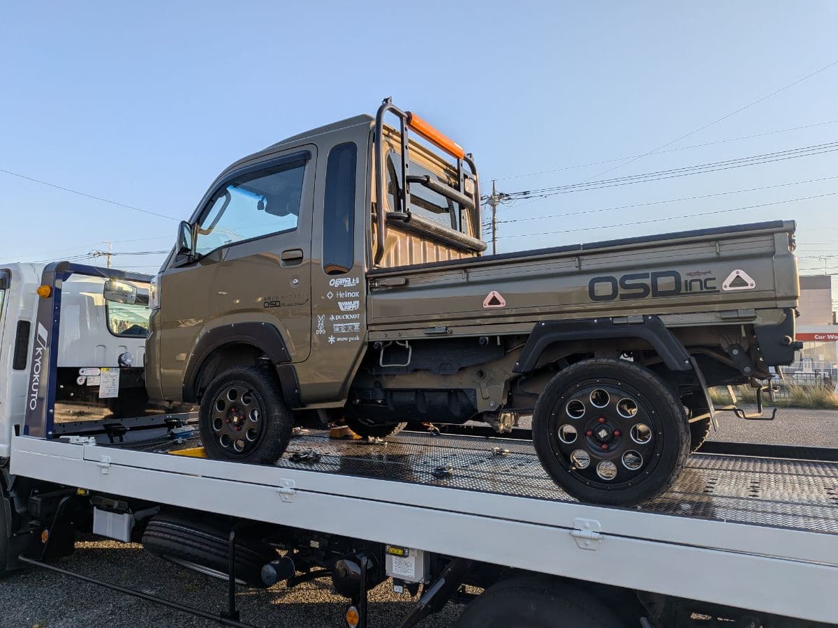 群馬県伊勢崎市でのダイハツ ハイゼット!のパンク・タイヤトラブル救援の様子