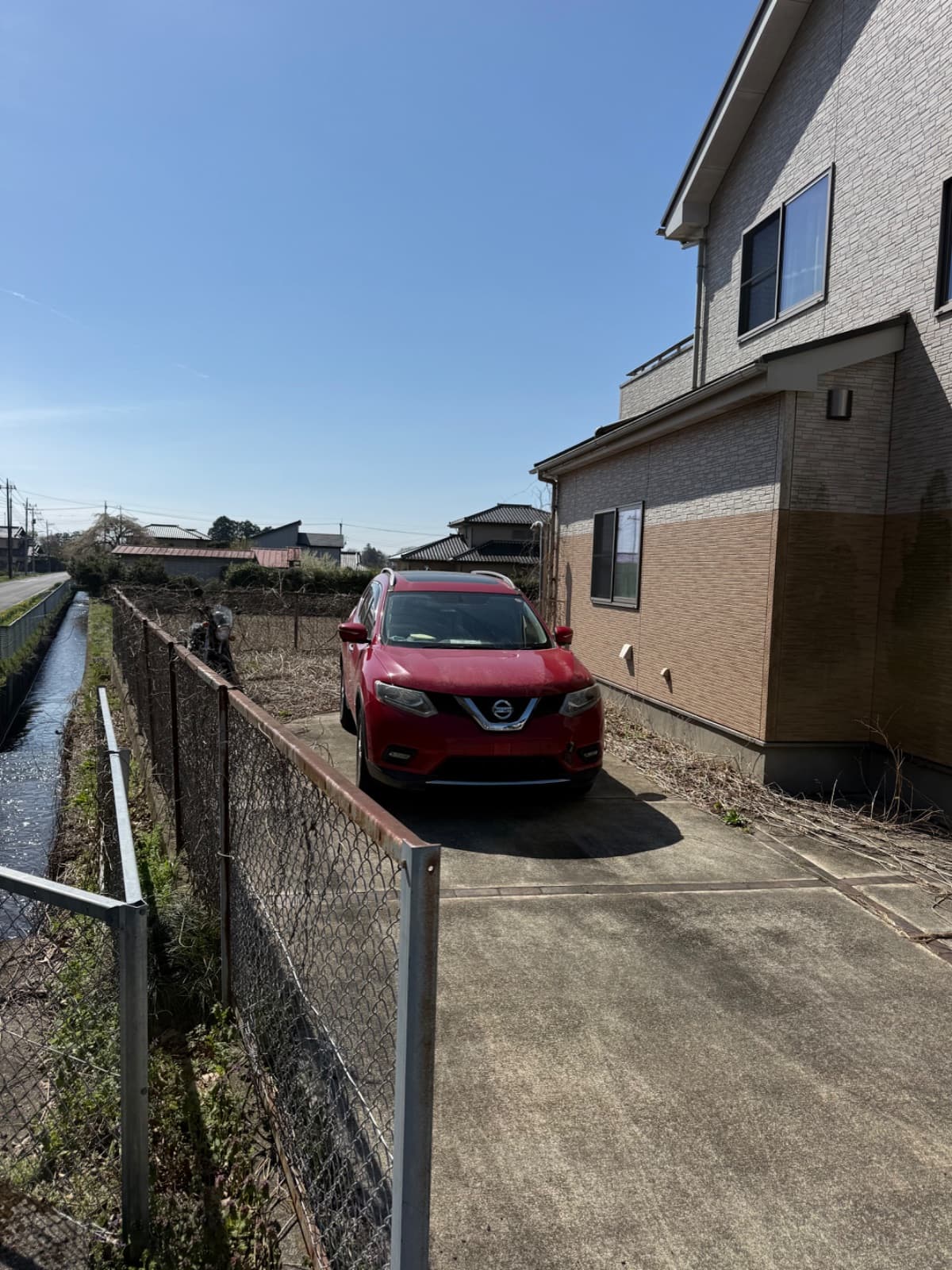 栃木県大田原市での日産 エクストレイルのレッカー搬送救援の様子