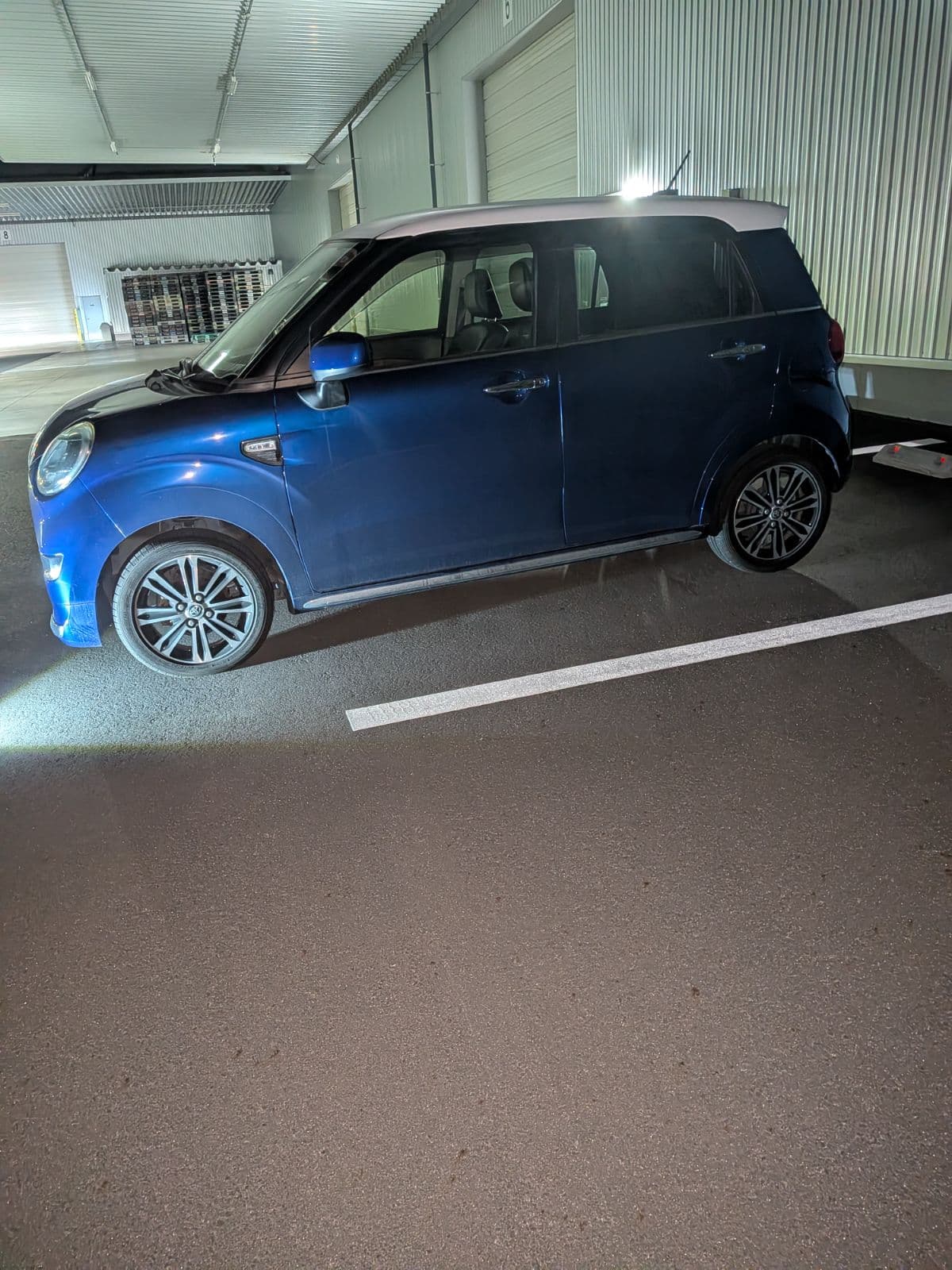 群馬県伊勢崎市でのトヨタ ピクシスのエンジンの制御されている車両
レッカー搬送救援の様子
