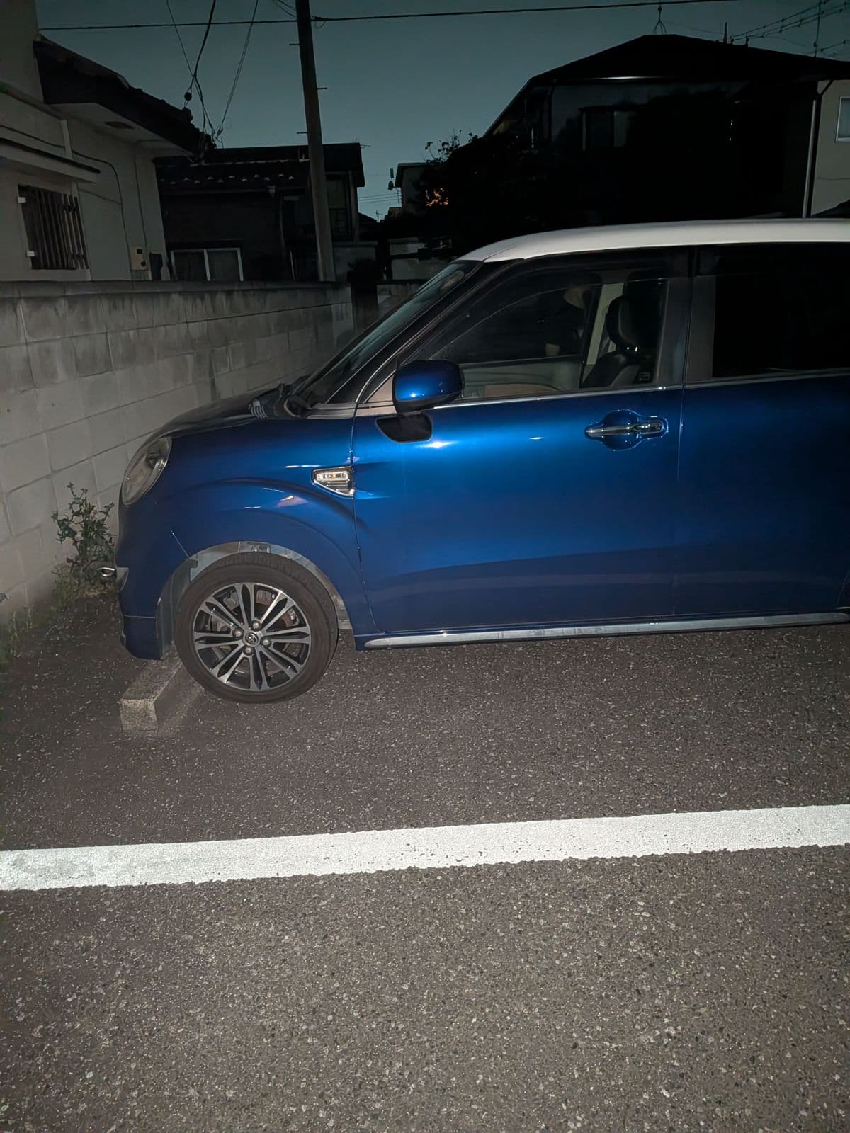 群馬県伊勢崎市でのトヨタ ピクシスのエンジンの制御されている車両
レッカー搬送救援の様子