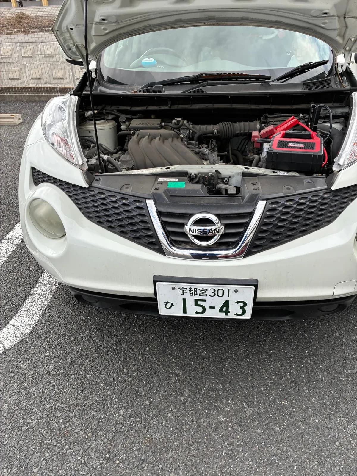 栃木県宇都宮市での日産 ジュークのバッテリー上がり救援の様子