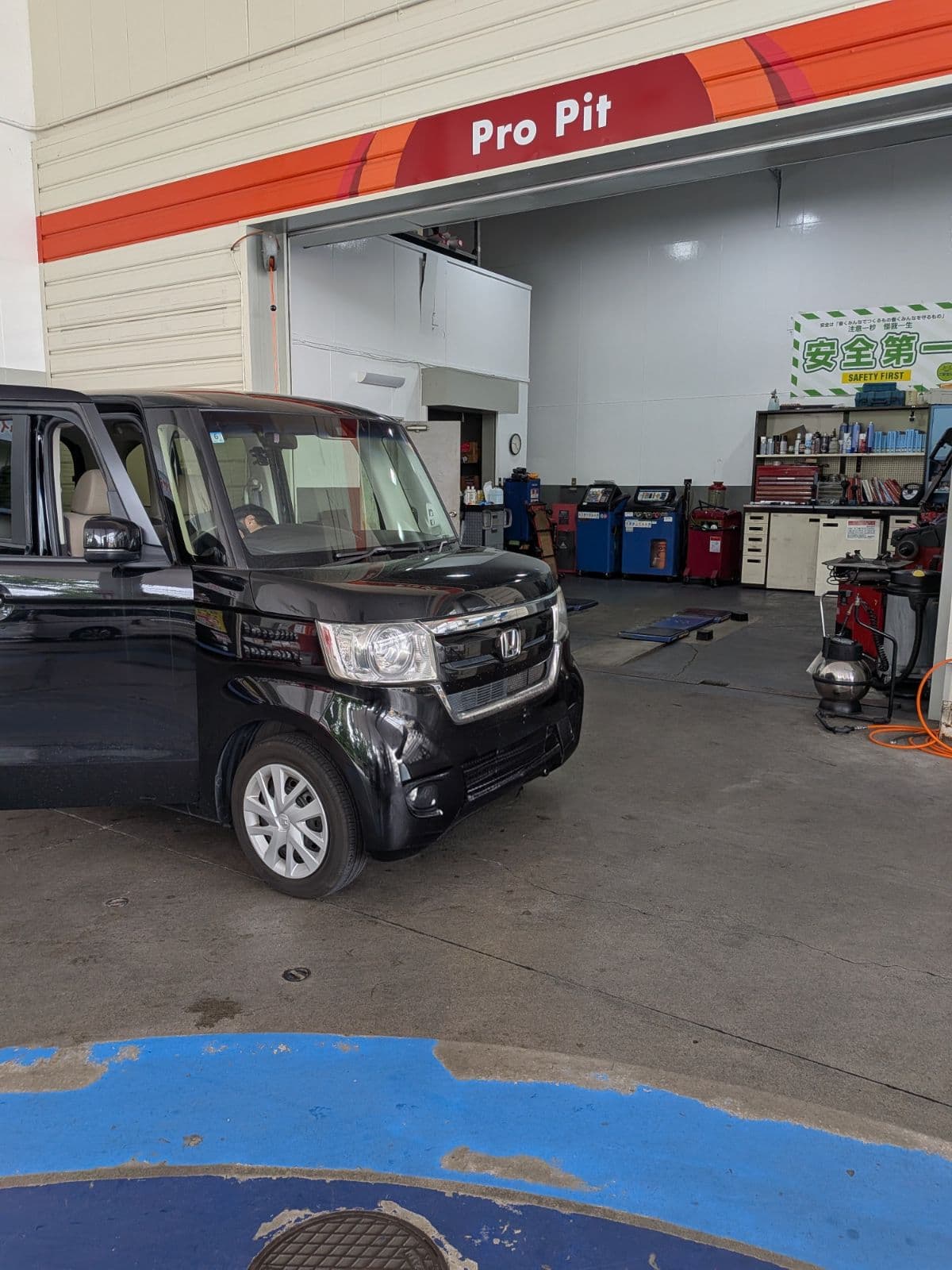 栃木県宇都宮市でのホンダ n-boxのパンク・タイヤトラブル救援の様子