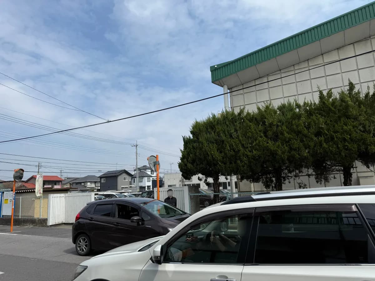 栃木県宇都宮市でのホンダ FITのバッテリー上がり救援の様子