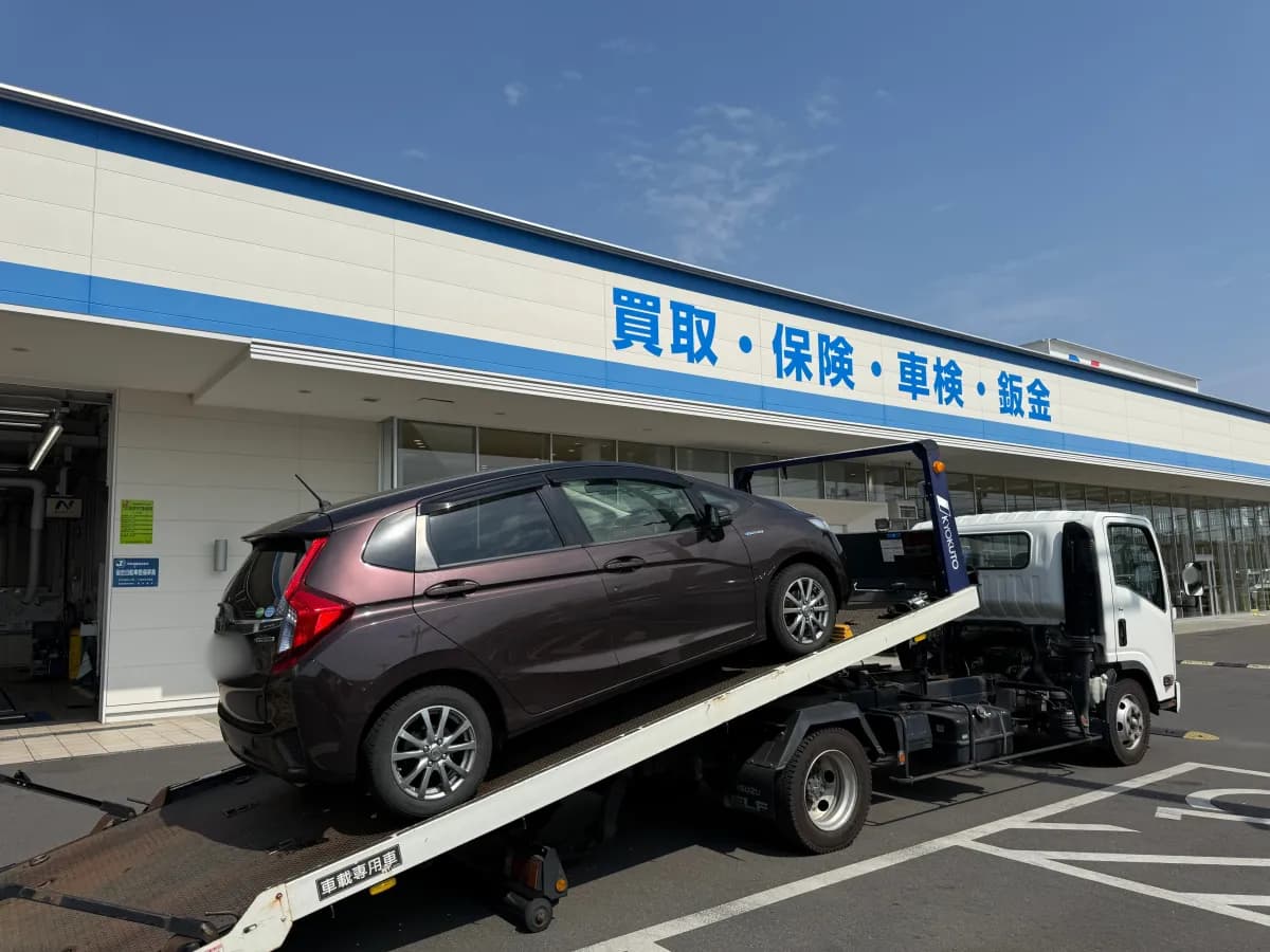 栃木県宇都宮市でのホンダ FITのバッテリー上がり救援の様子