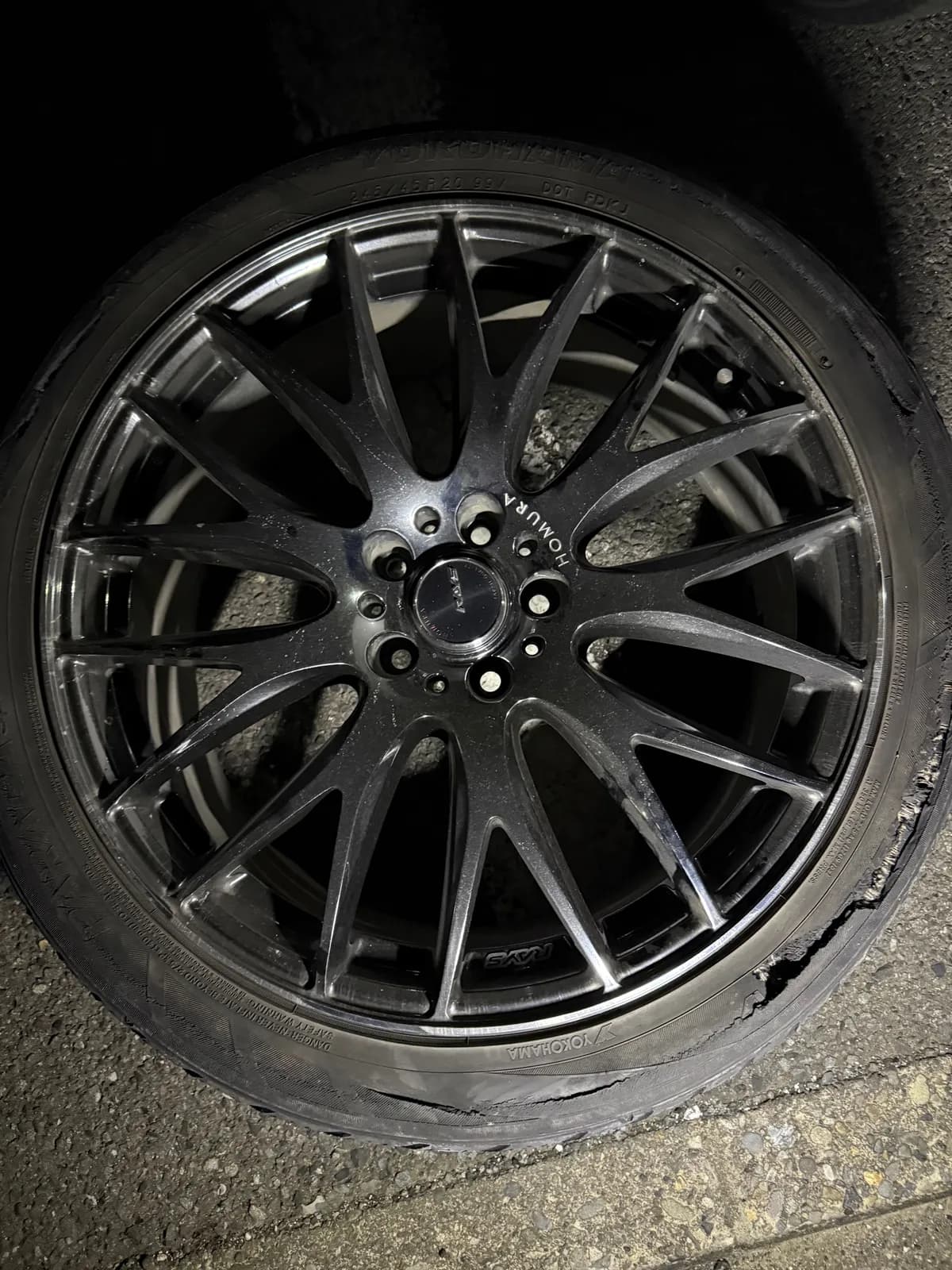 群馬県前橋市での日産 エクストレイルのレッカー搬送救援の様子