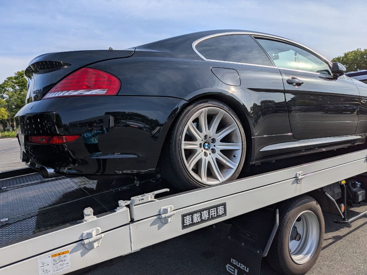 群馬県昭和村でのBMW 650iのレッカー搬送救援の様子