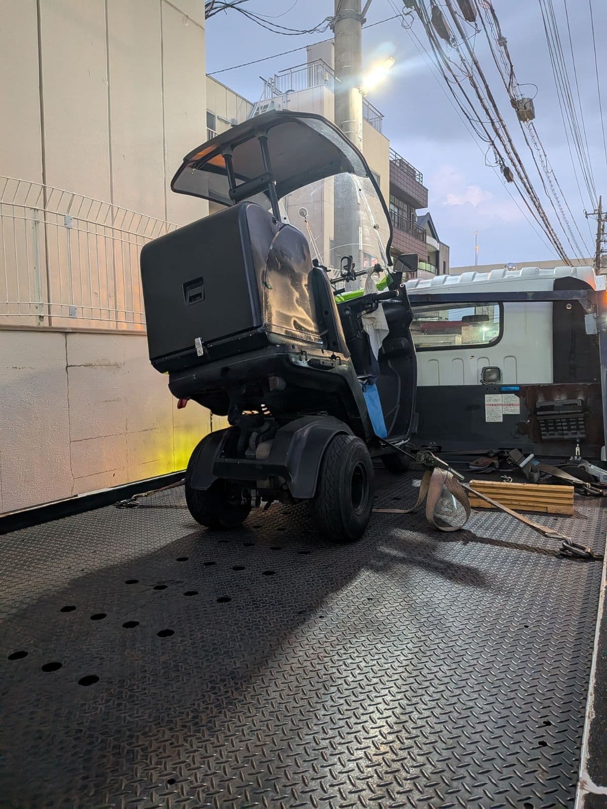 東京都板橋区でのその他 50cc バイクのレッカー搬送救援の様子