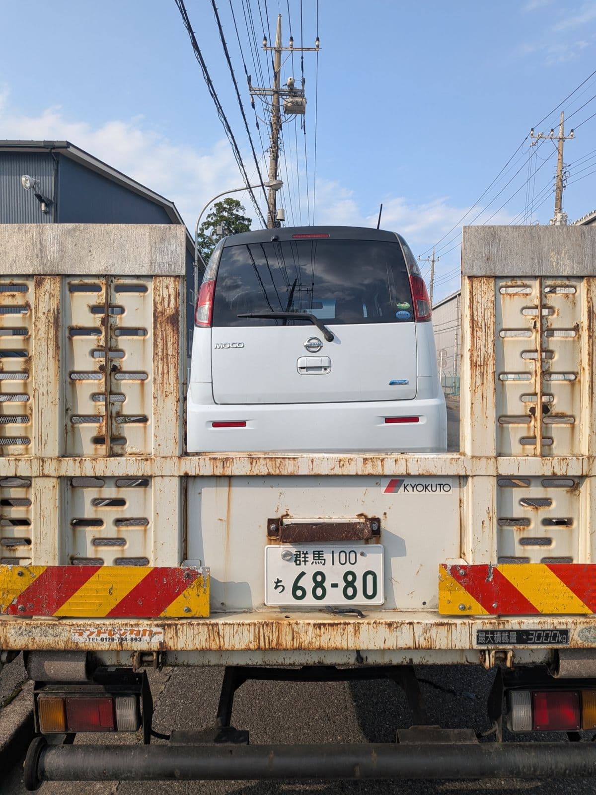 栃木県茂木町での日産 モコのパンク・タイヤトラブル救援の様子