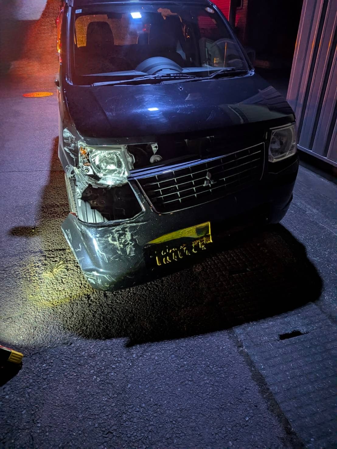 群馬県東吾妻町での三菱 ekワゴン!のレッカー搬送救援の様子