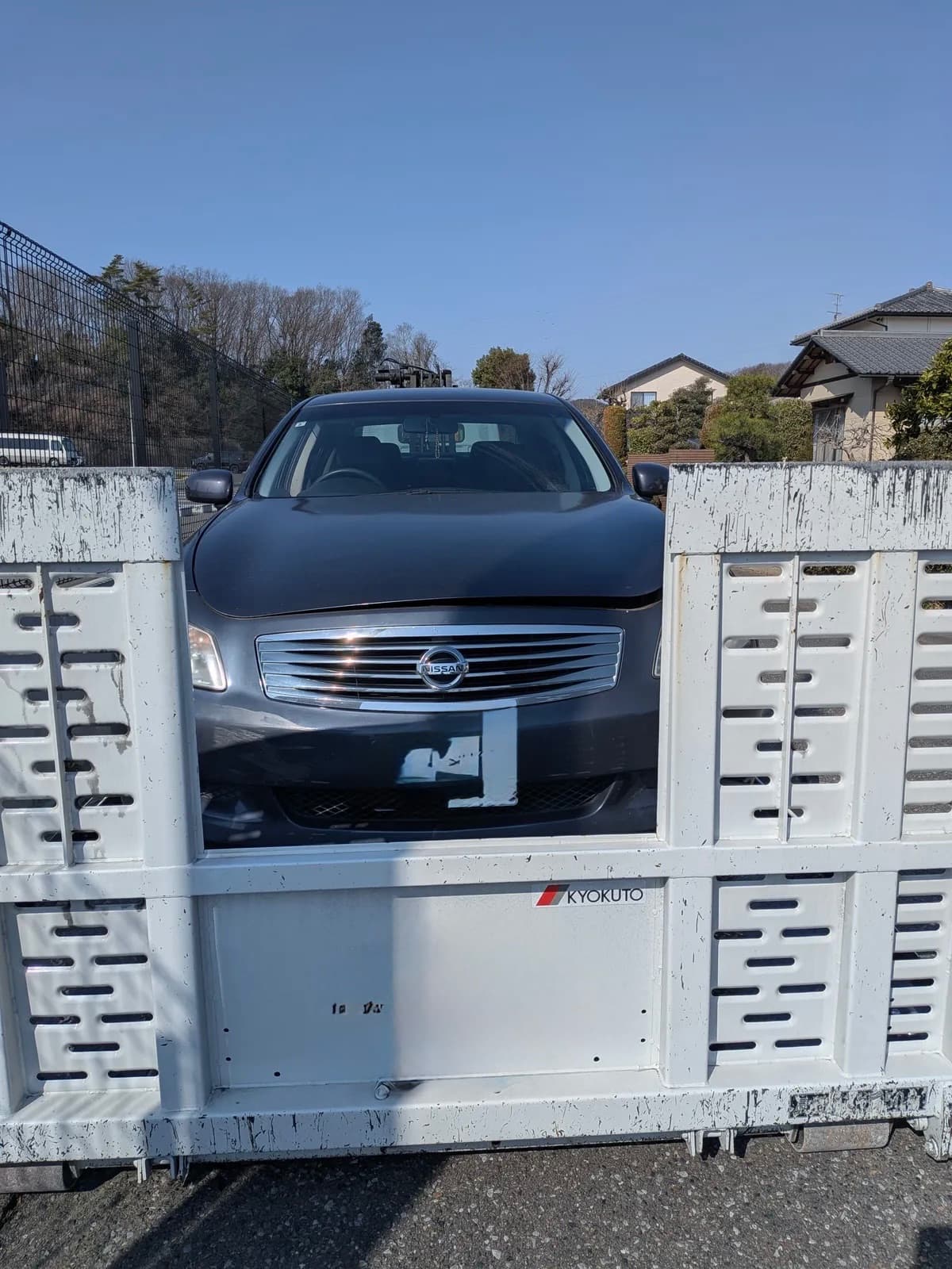群馬県太田市での日産 スカイラインのバッテリー上がり救援の様子