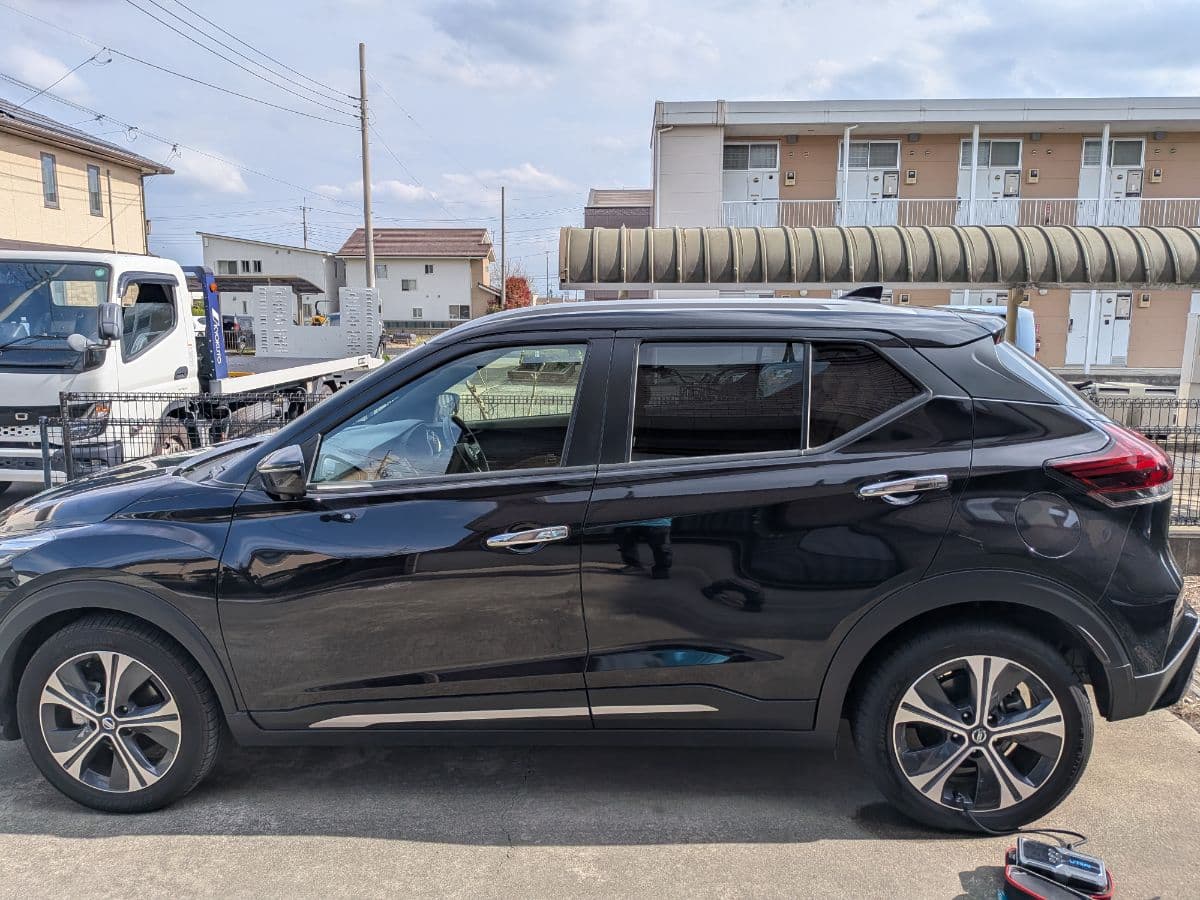 群馬県伊勢崎市での日産 キックスのパンク・タイヤトラブル救援の様子