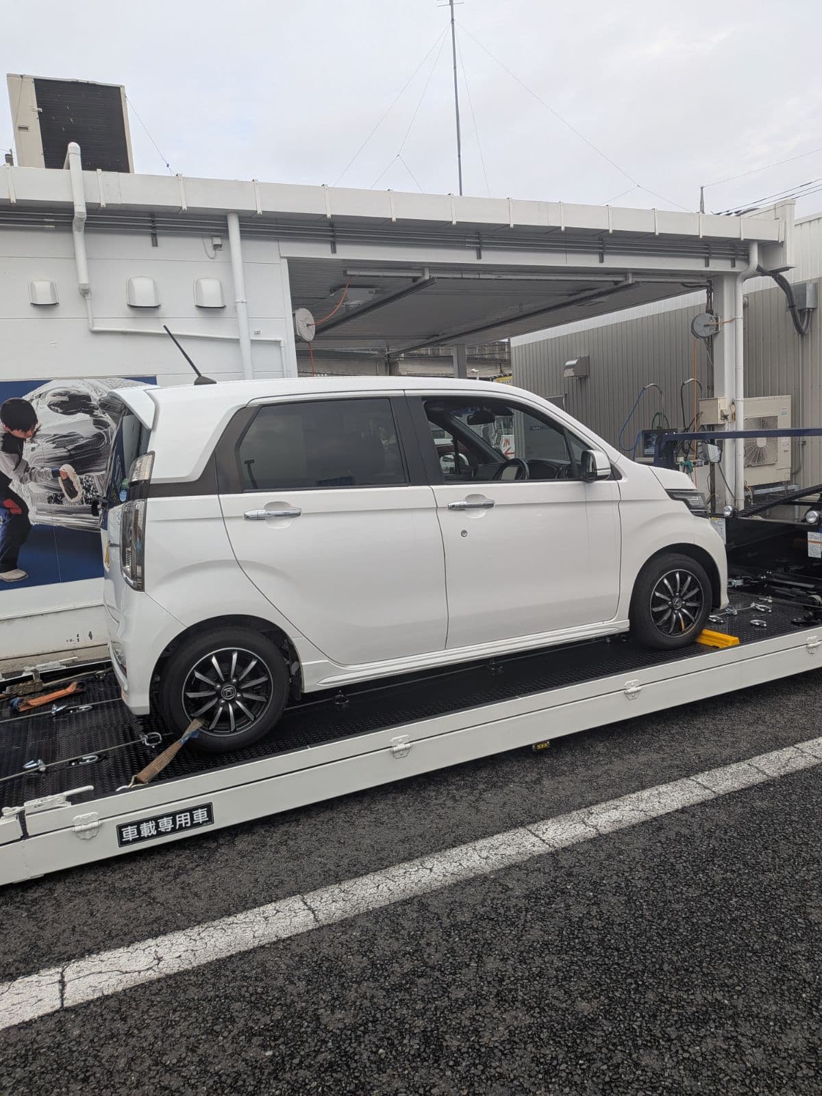 群馬県高崎市でのホンダ n-boxのレッカー搬送救援の様子