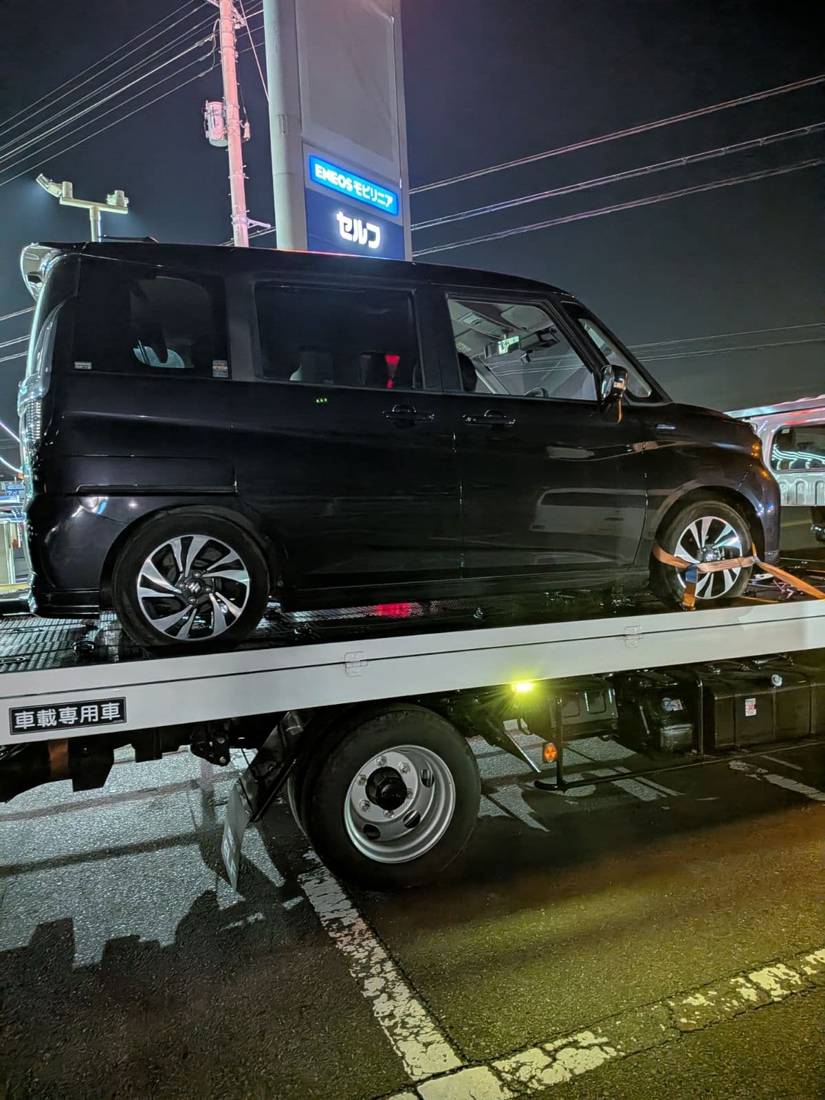 群馬県伊勢崎市でのスズキ ソリオのパンク・タイヤトラブル救援の様子