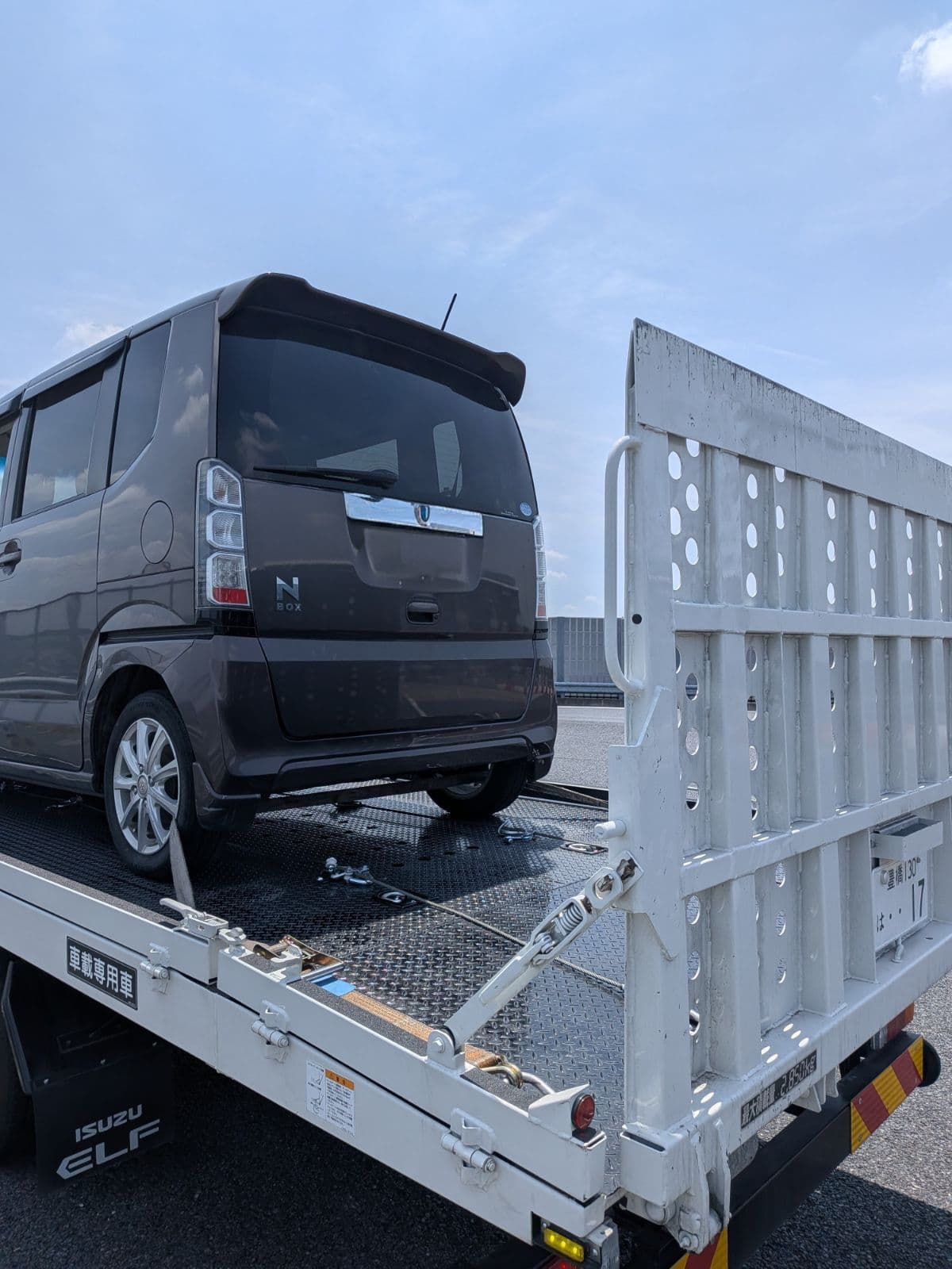 埼玉県川島町でのホンダ n-boxのバッテリー上がり救援の様子