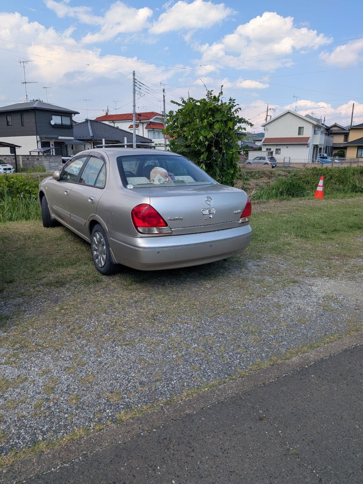 栃木県足利市での日産 ブルーバードのレッカー搬送救援の様子