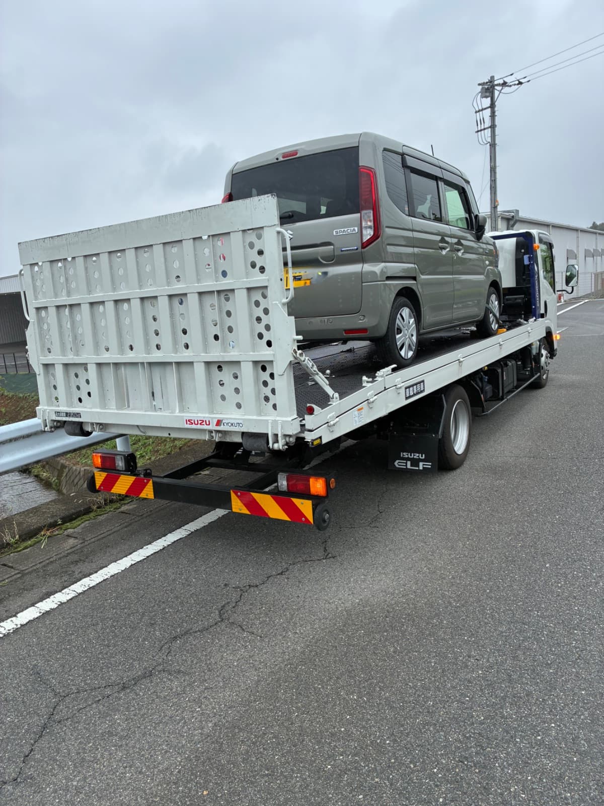 群馬県前橋市でのスズキ スペーシアのレッカー搬送救援の様子